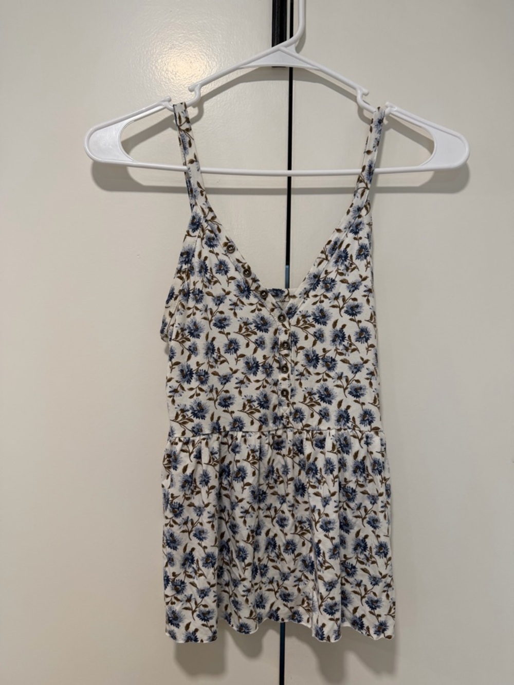 American Eagle Outfitters Cream Floral Button-Front Tank Top with Blue Flowers